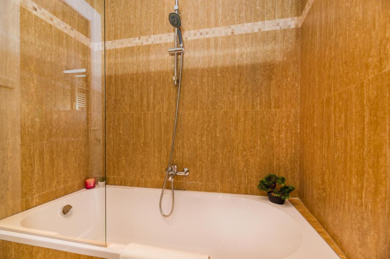 Central Park Residence 브라쇼브 외부 사진